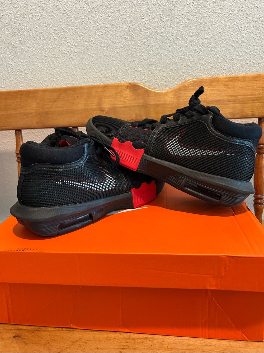 LeBron Nike Witness VIII Black and Red Basketball Shoes